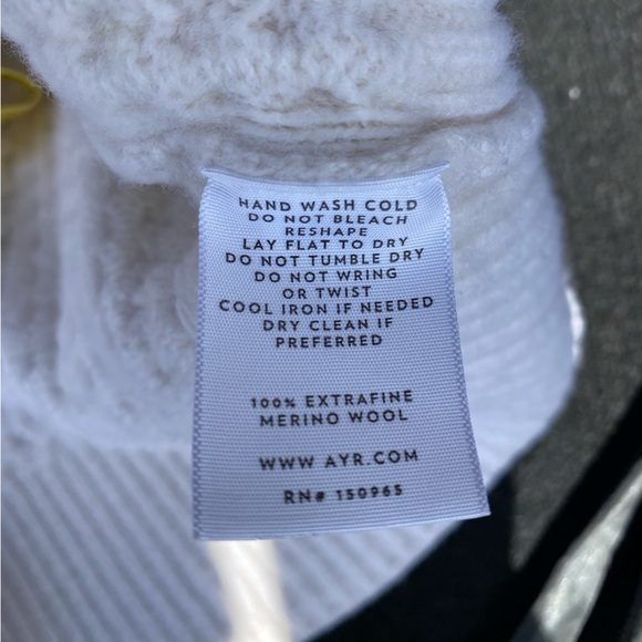 Ayr 100% merino wool “le Square” cable turtleneck sweater - Picture 5 of 6